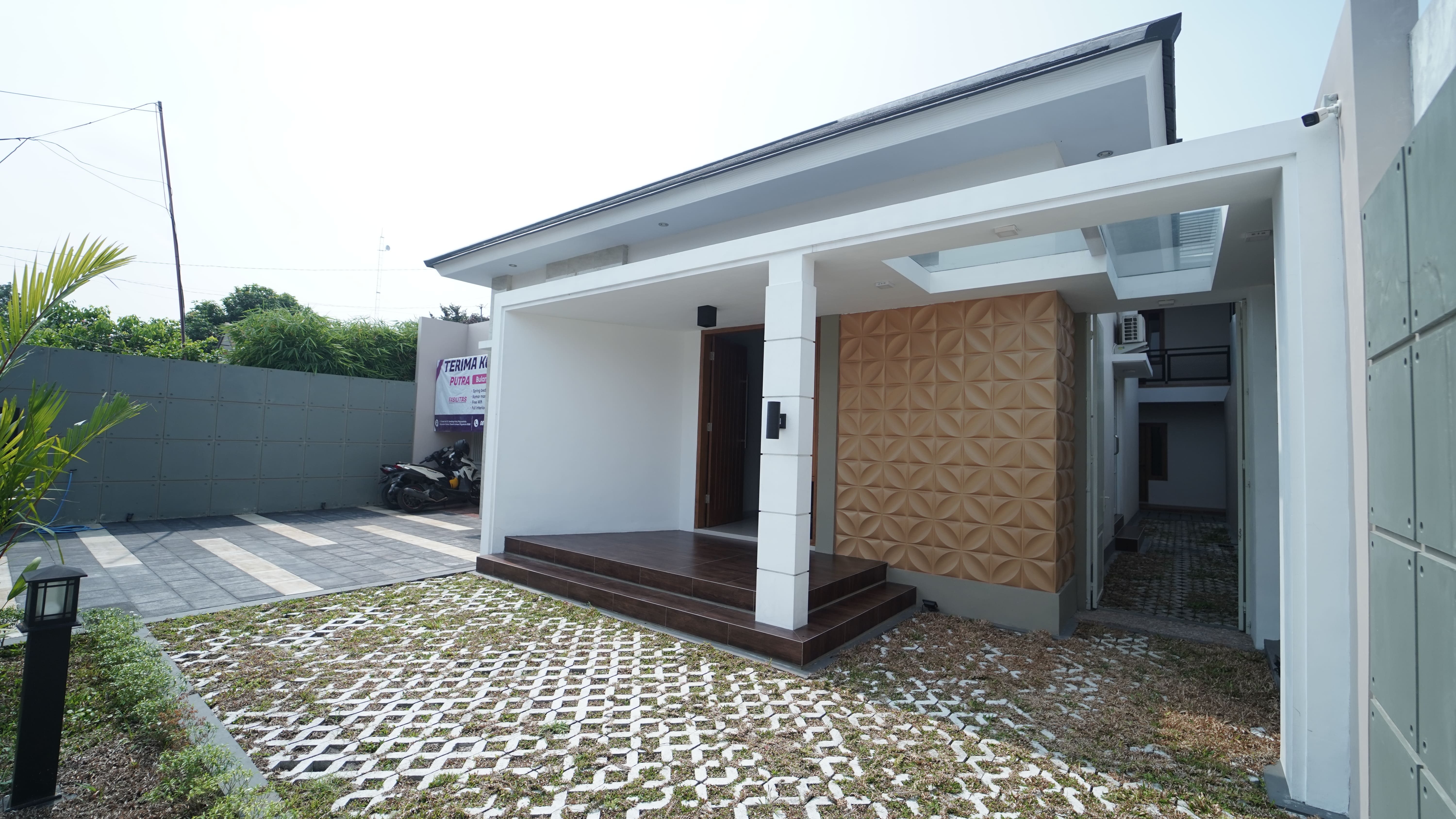 Image of Dzawani Sambilegi 1